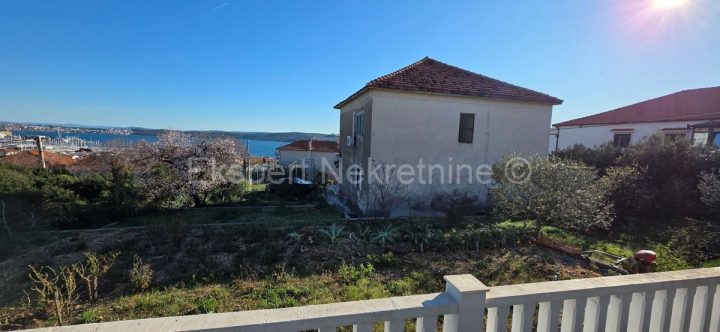Hiša na predaj 260 m² – Seget