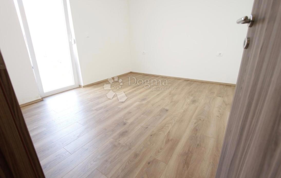 House For sale - ŠIBENSKO-KNINSKA VODICE
