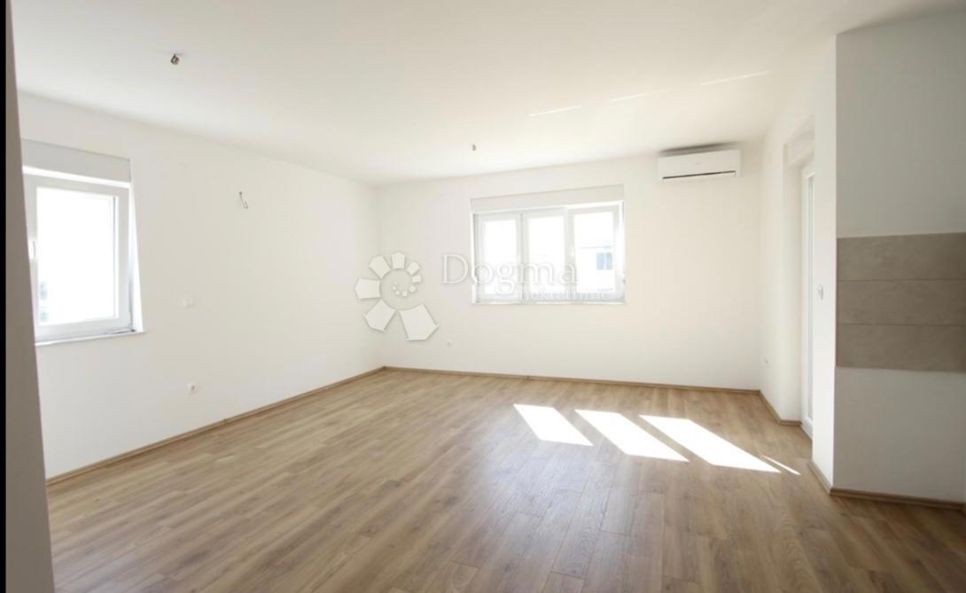 House For sale - ŠIBENSKO-KNINSKA VODICE