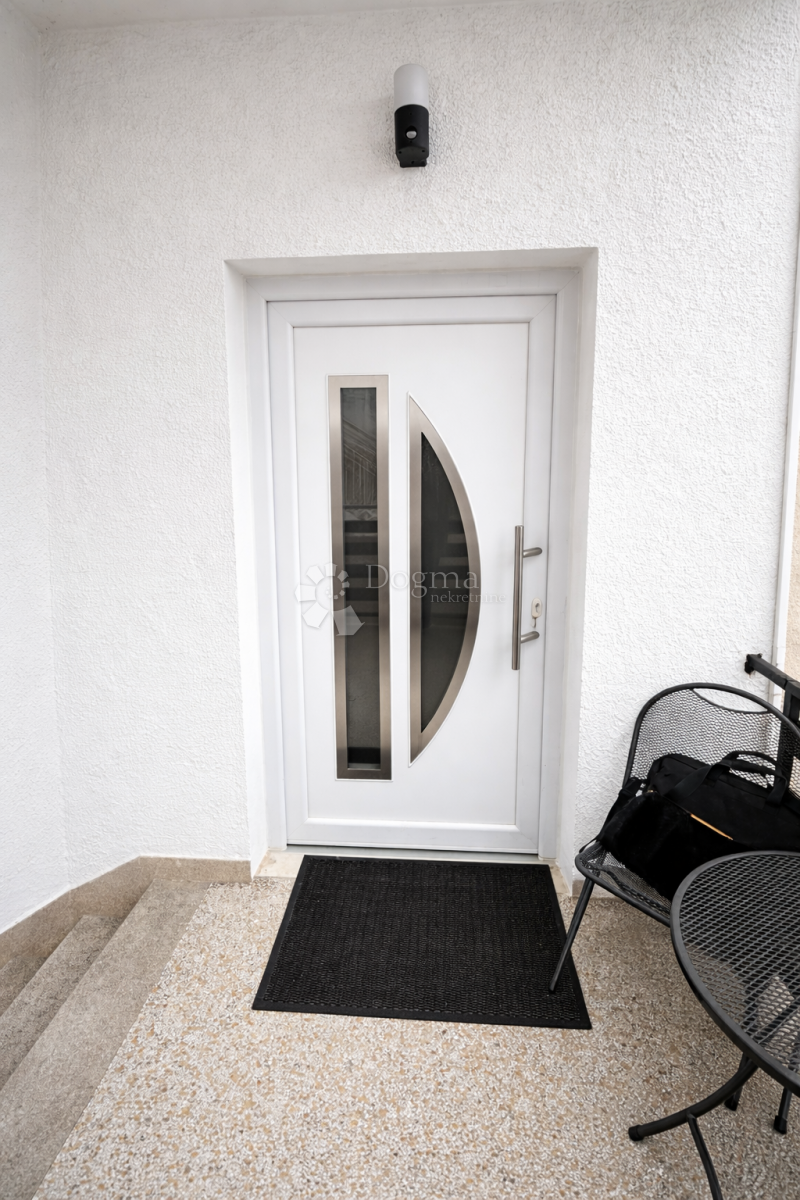 Flat For sale - ŠIBENSKO-KNINSKA VODICE
