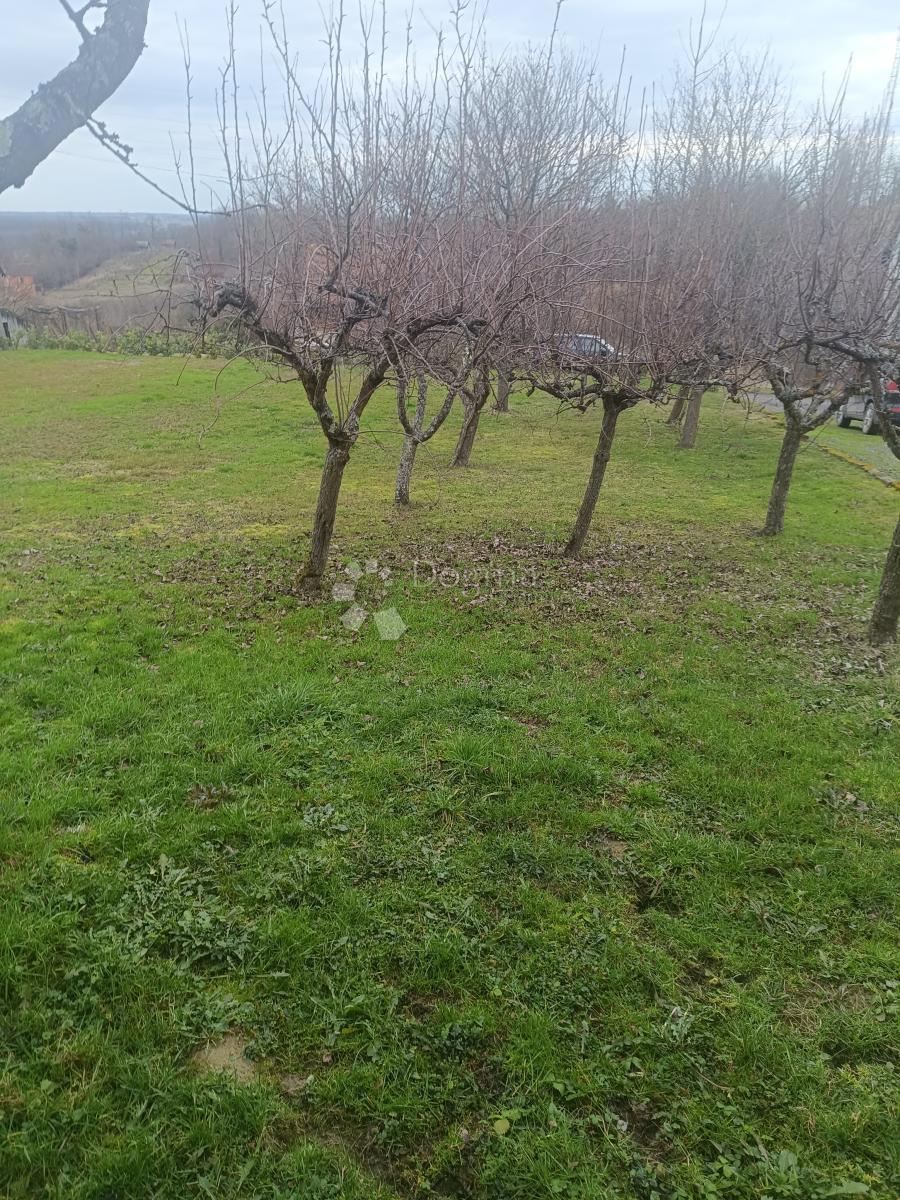 Dom Na predaj - ZAGREBAČKA KLOŠTAR IVANIĆ