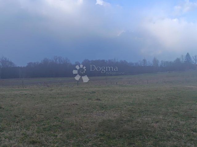 Terrain à vendre 4418 m² – Pisarovina