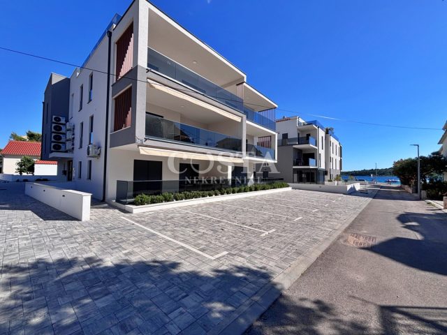 Poslovni prostor na prodaju 92 m² – Vodice