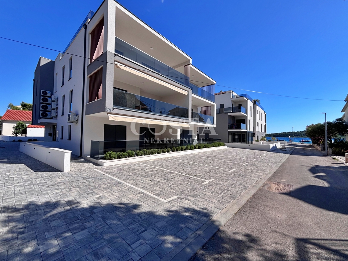Lokal użytkowy Na sprzedaż - šibensko-kninska Vodice - foto 1/14