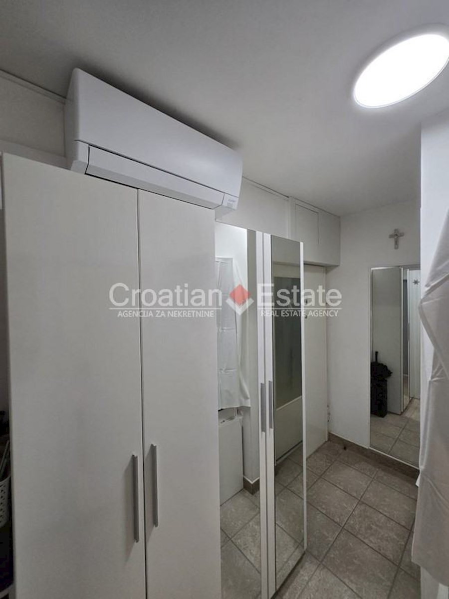 Apartment Zu verkaufen - SPLITSKO-DALMATINSKA SPLIT