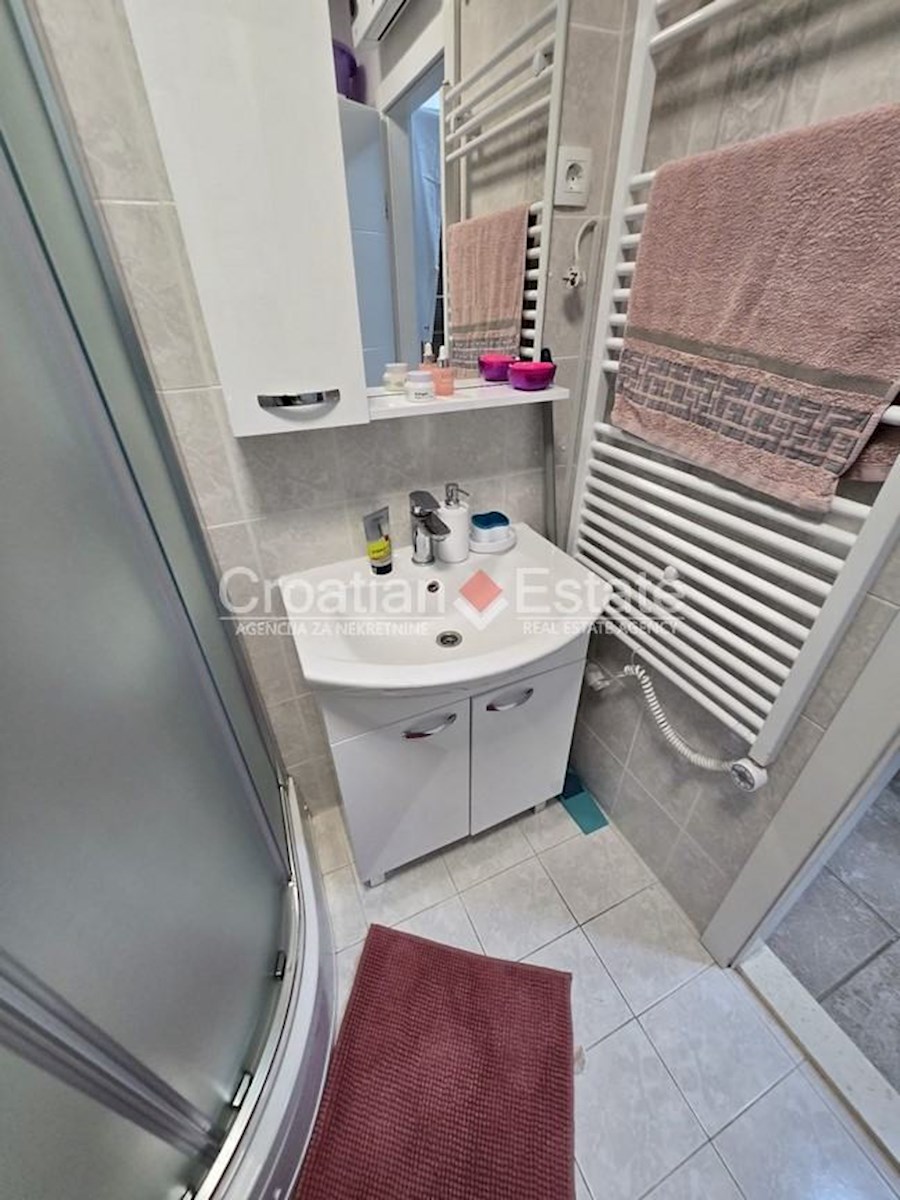 Apartment Zu verkaufen - SPLITSKO-DALMATINSKA SPLIT