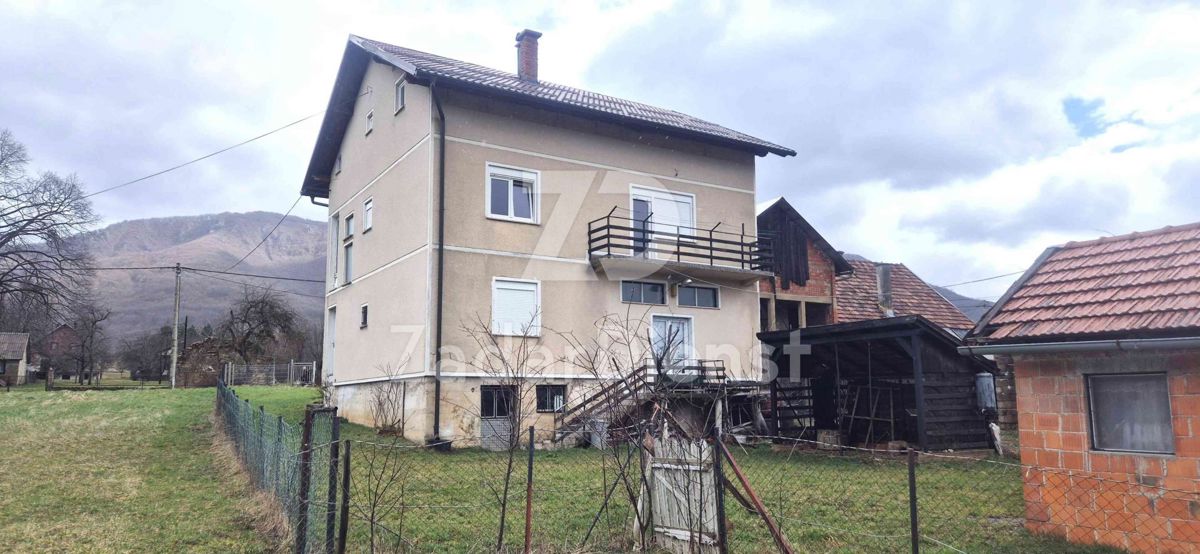 Kuća Na prodaju - LIČKO-SENJSKA DONJI LAPAC