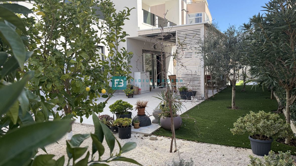 Flat For sale - ŠIBENSKO-KNINSKA VODICE