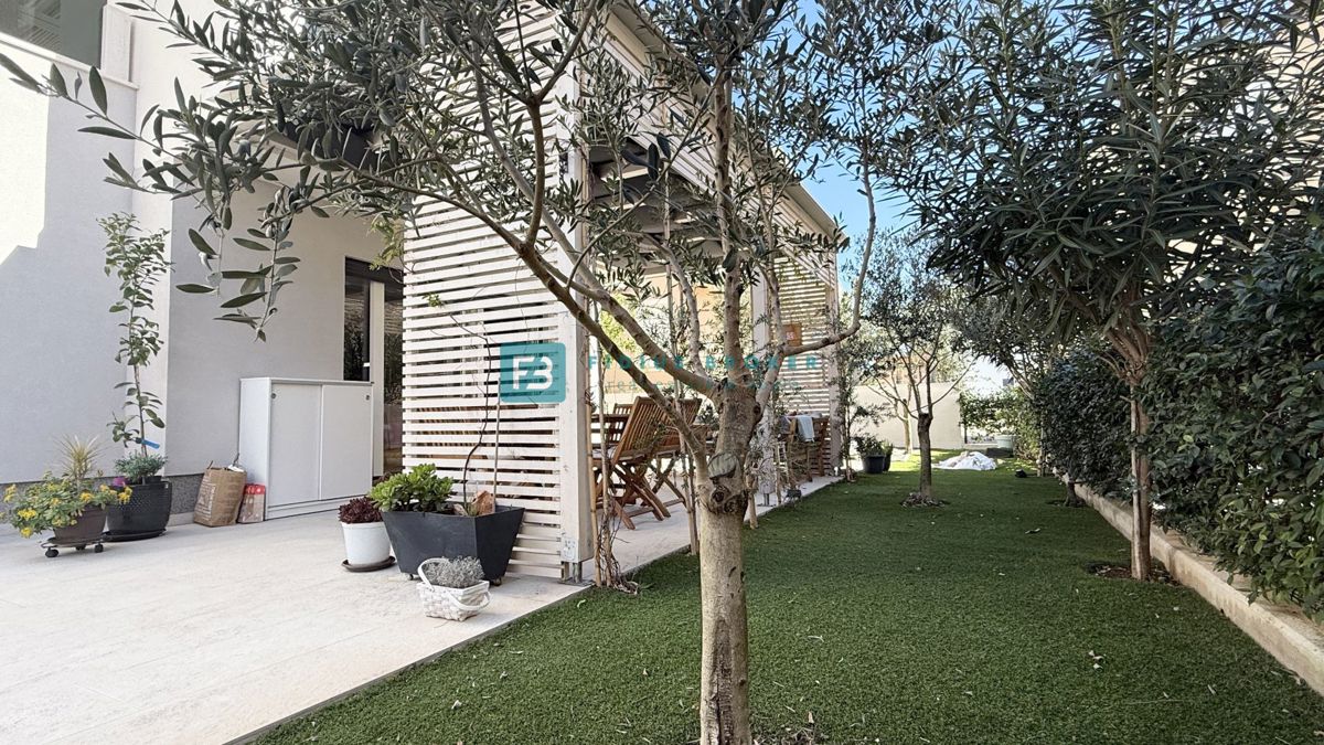 Flat For sale - ŠIBENSKO-KNINSKA VODICE