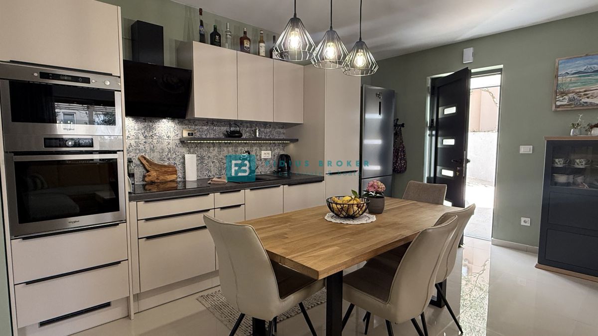 Flat For sale - ŠIBENSKO-KNINSKA VODICE