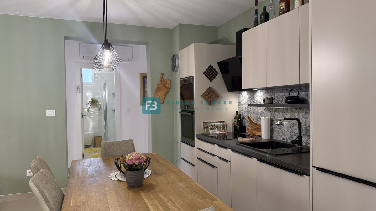 Flat For sale - ŠIBENSKO-KNINSKA VODICE