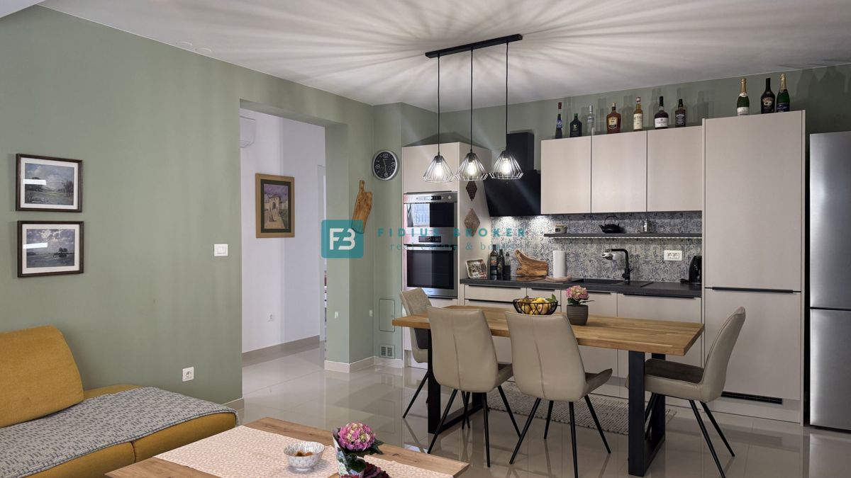 Flat For sale - ŠIBENSKO-KNINSKA VODICE