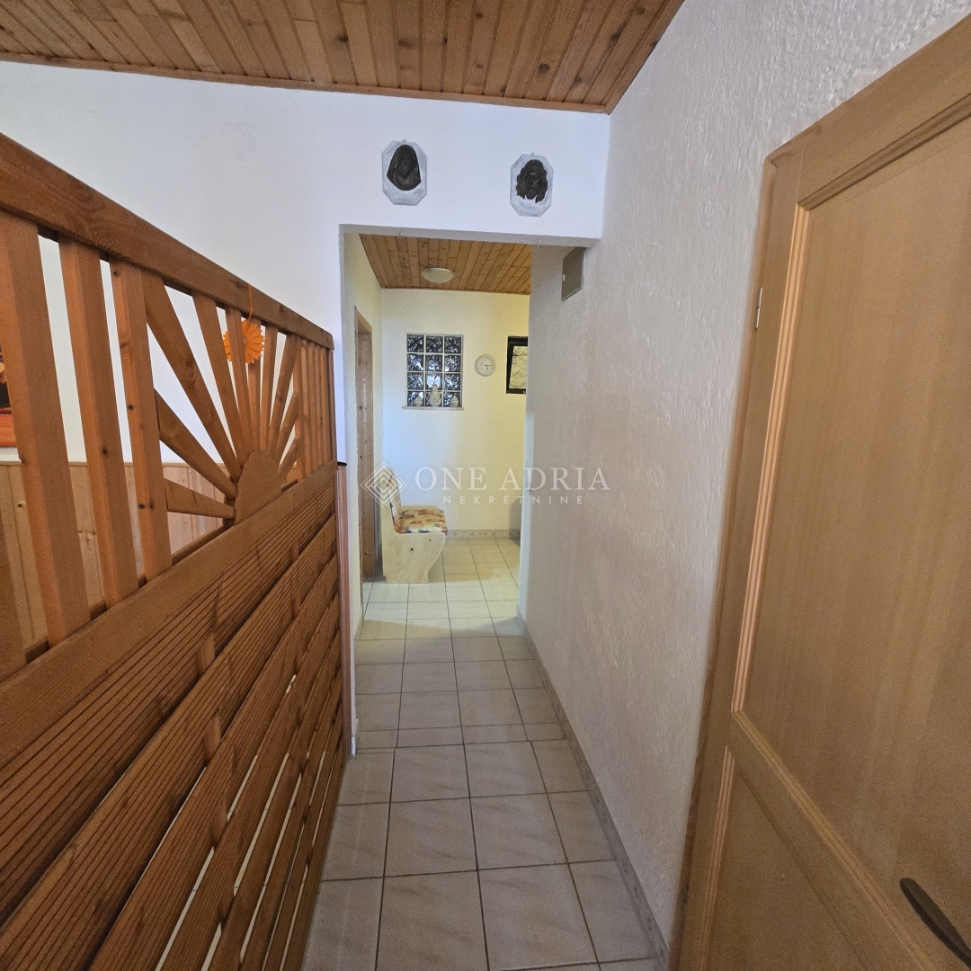Stan Na prodaju - PRIMORSKO-GORANSKA CRIKVENICA