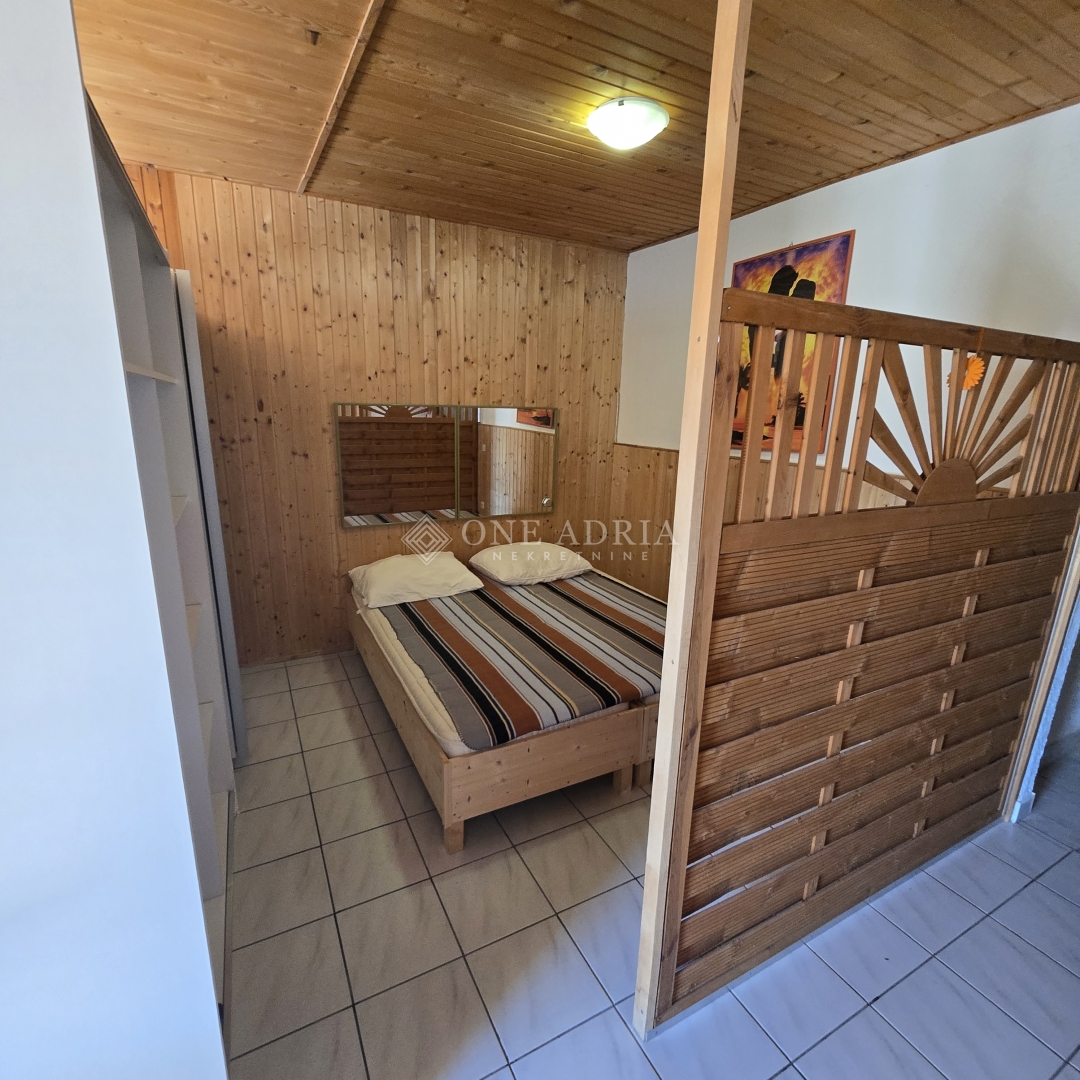 Stan Na prodaju - PRIMORSKO-GORANSKA CRIKVENICA
