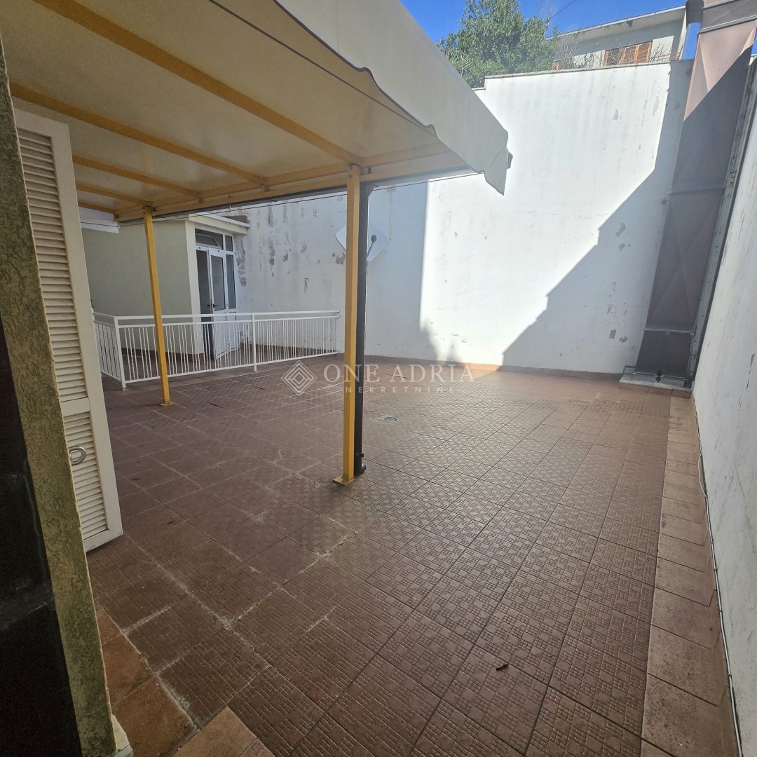 Stan Na prodaju - PRIMORSKO-GORANSKA CRIKVENICA