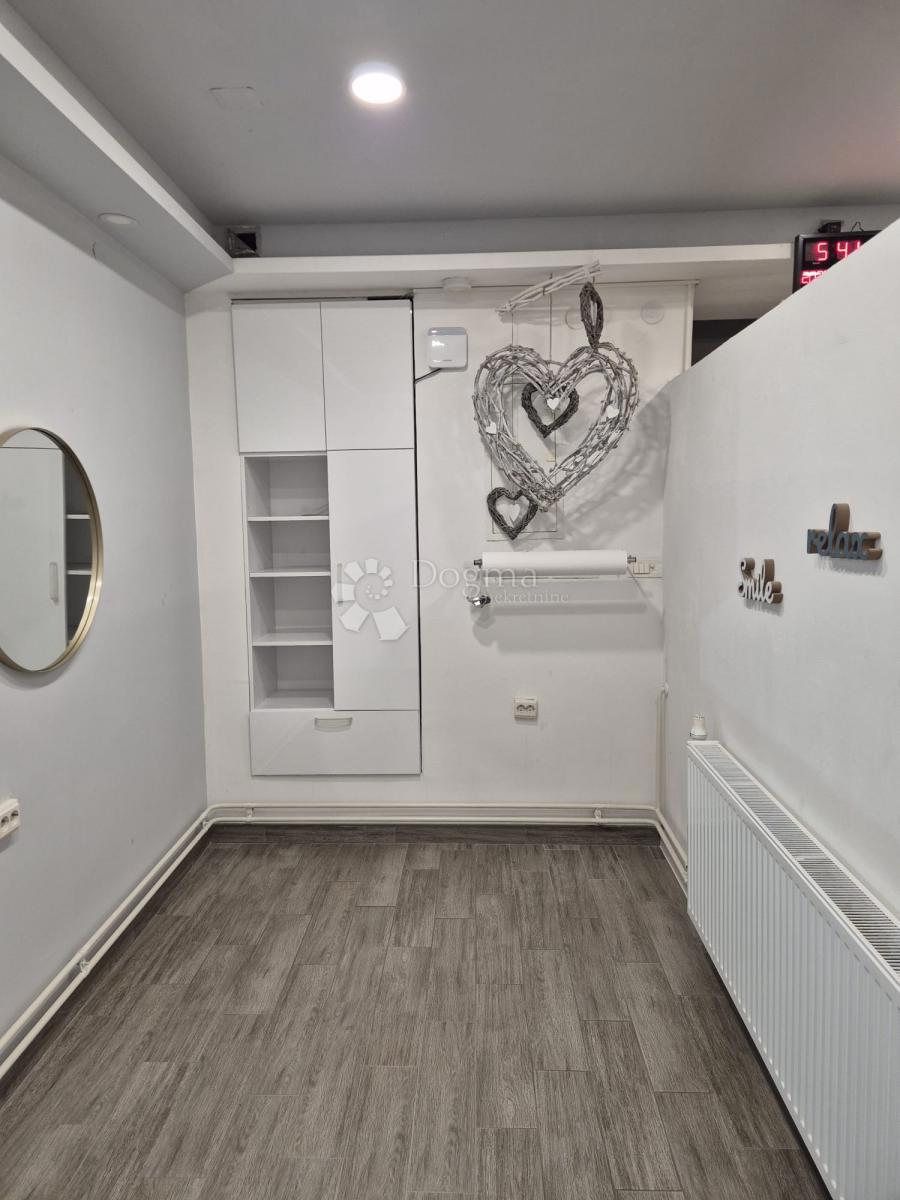 Commerciale In vendita - OSJEČKO-BARANJSKA OSIJEK