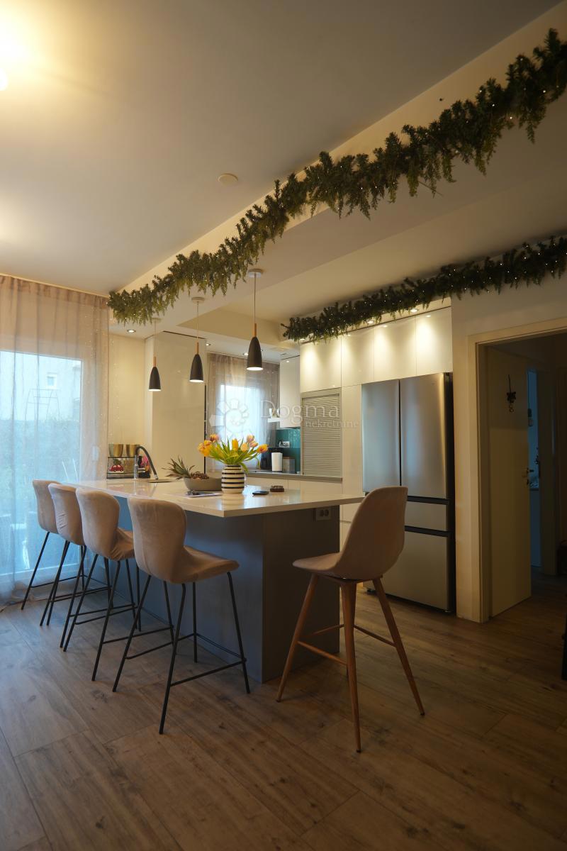 Appartamento In vendita - Splitsko-dalmatinska Solin - foto 1/15