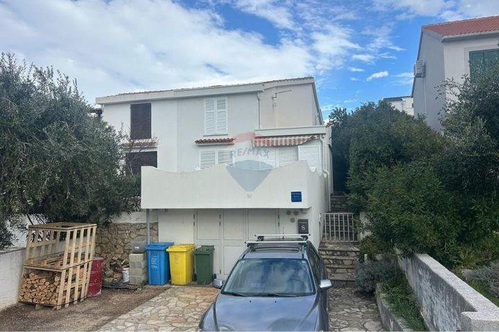 House for sale 107 m² – Novalja