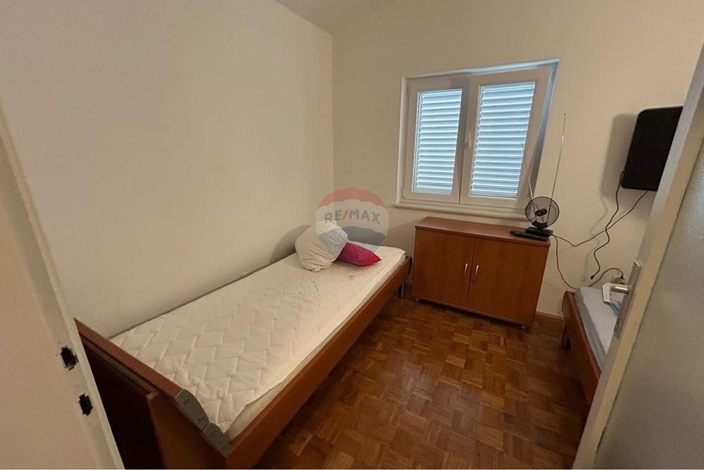 Kuća Na prodaju - LIČKO-SENJSKA NOVALJA