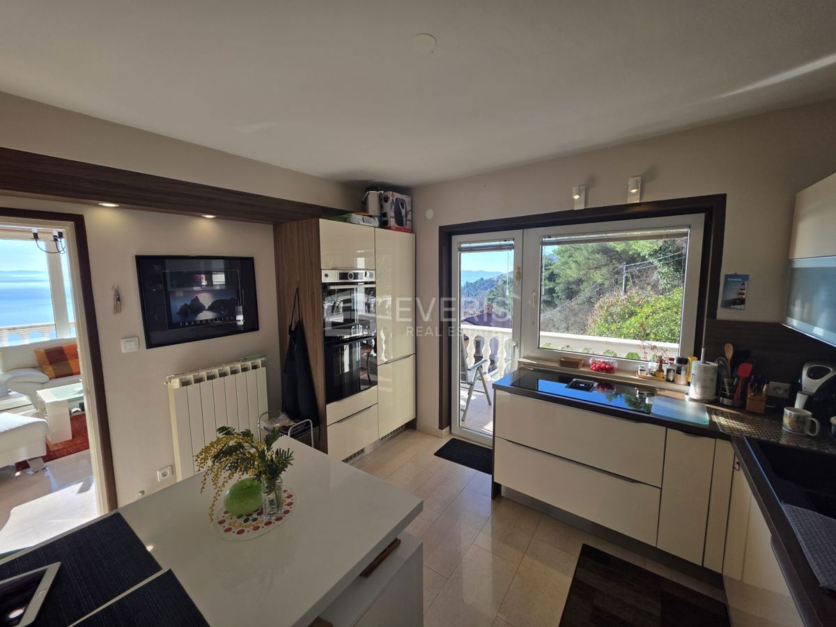 Flat For sale - PRIMORSKO-GORANSKA LOVRAN
