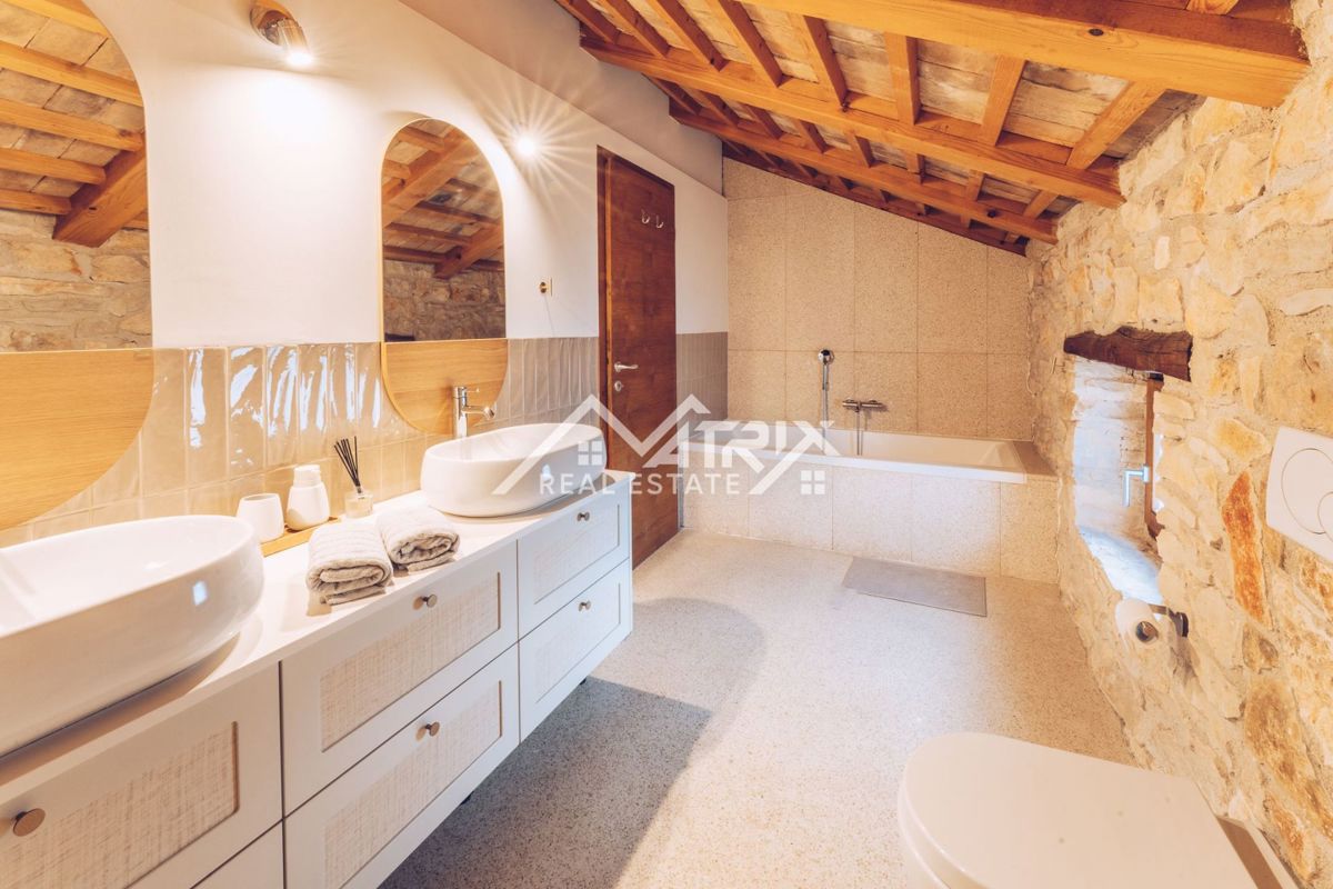 House For sale - ISTARSKA NOVIGRAD