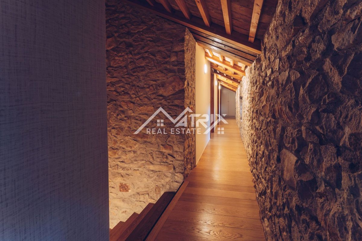 House For sale - ISTARSKA NOVIGRAD