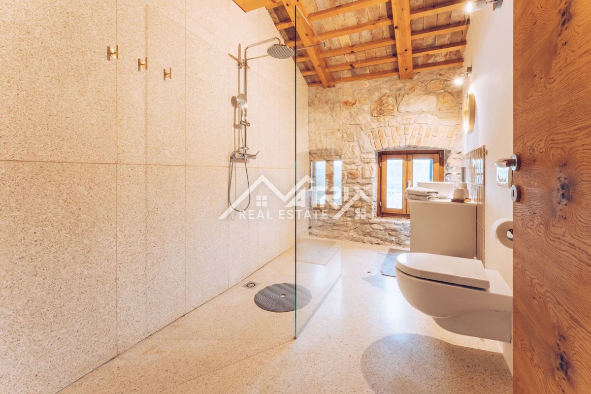 House For sale - ISTARSKA NOVIGRAD