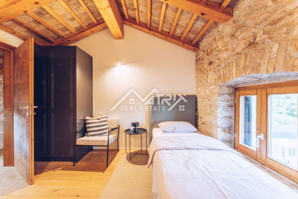 House For sale - ISTARSKA NOVIGRAD