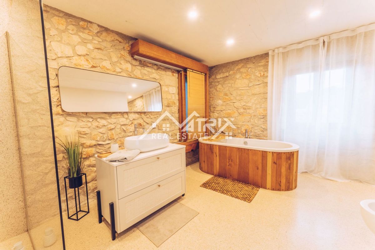 House For sale - ISTARSKA NOVIGRAD
