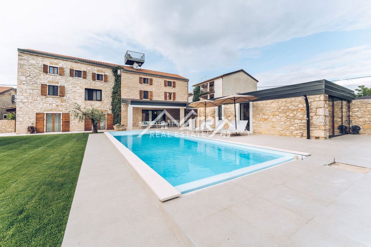 House For sale - ISTARSKA NOVIGRAD
