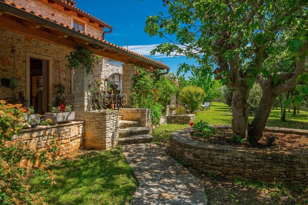 Haus Zu verkaufen - ISTARSKA SVETVINČENAT