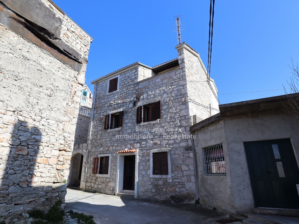 Hiša Na predaj - šibensko-kninska Vodice - foto 1/15