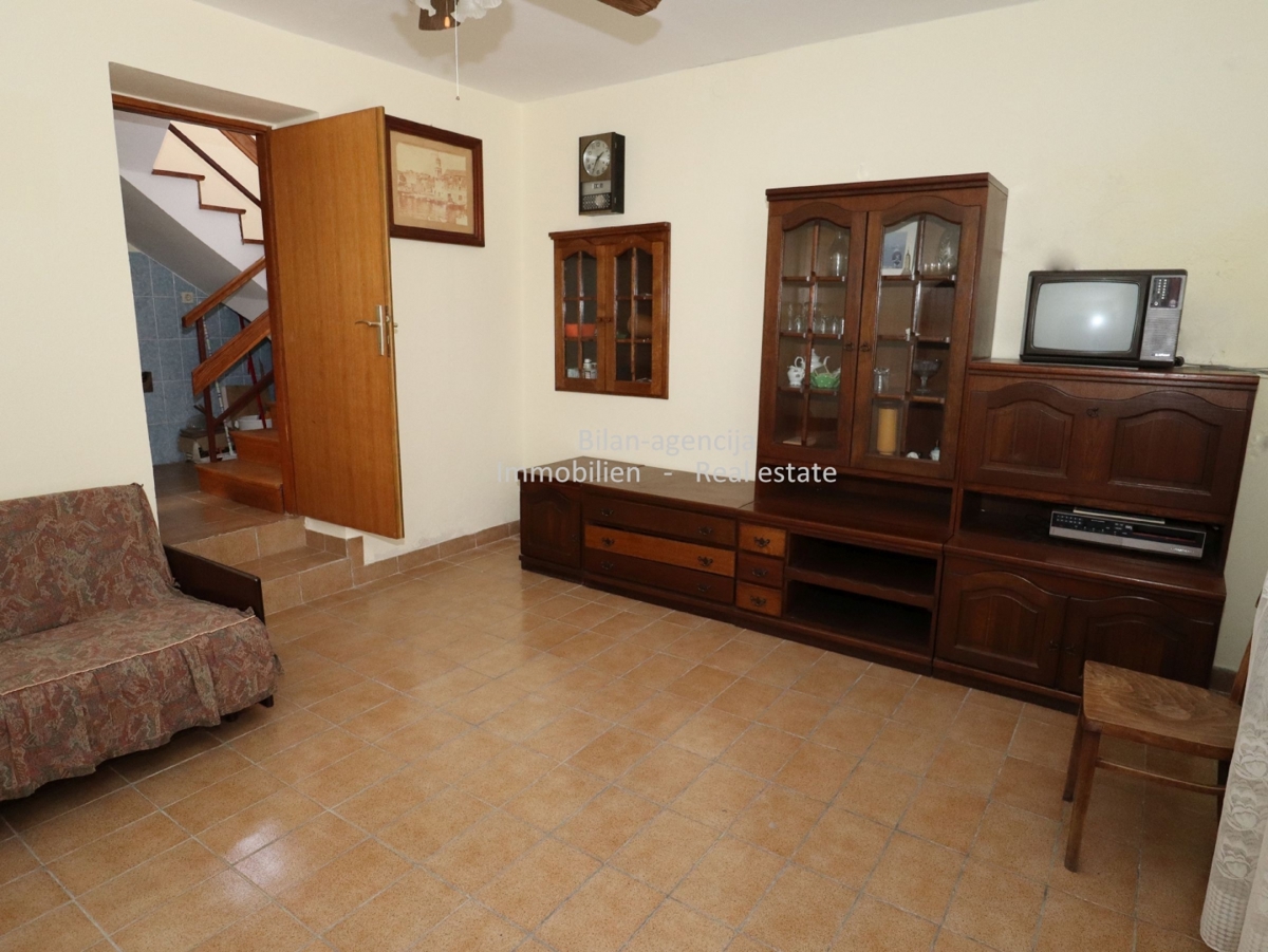 Hiša Na predaj - ŠIBENSKO-KNINSKA VODICE