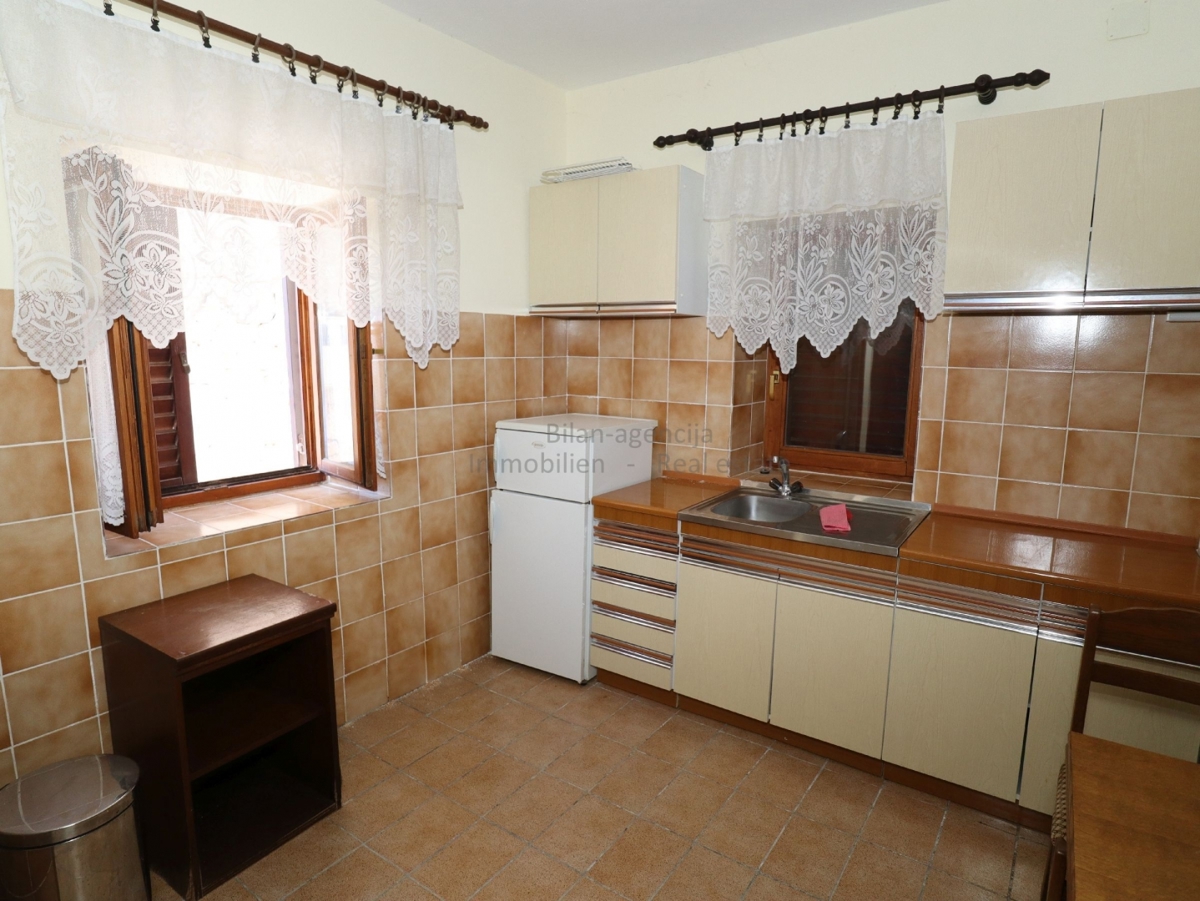 Hiša Na predaj - ŠIBENSKO-KNINSKA VODICE