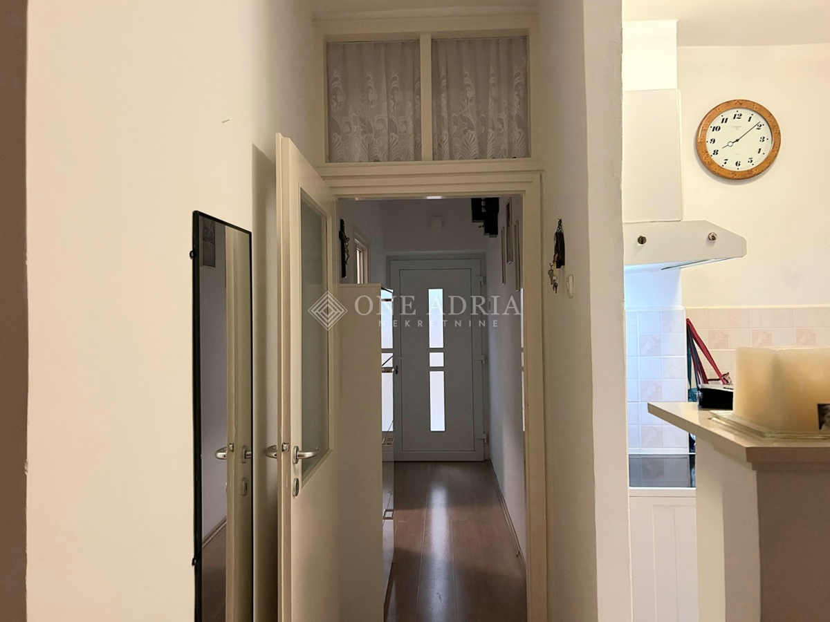 Appartement À vendre - LIČKO-SENJSKA SENJ