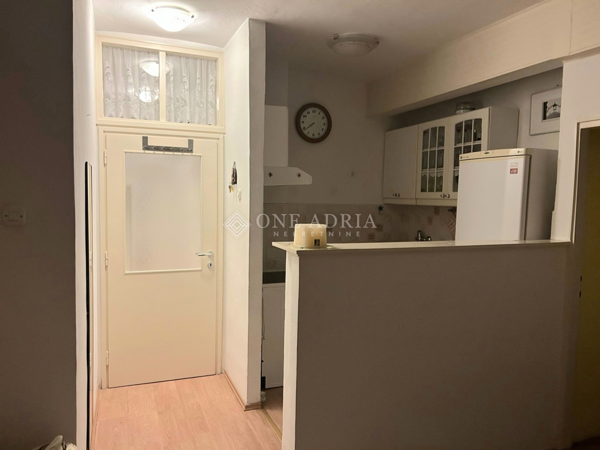 Appartement À vendre - LIČKO-SENJSKA SENJ