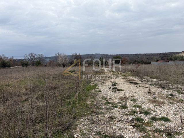 Land for sale 620 m² – Marčana