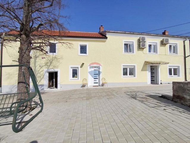 Dom na sprzedaż 279 m² – Bakar