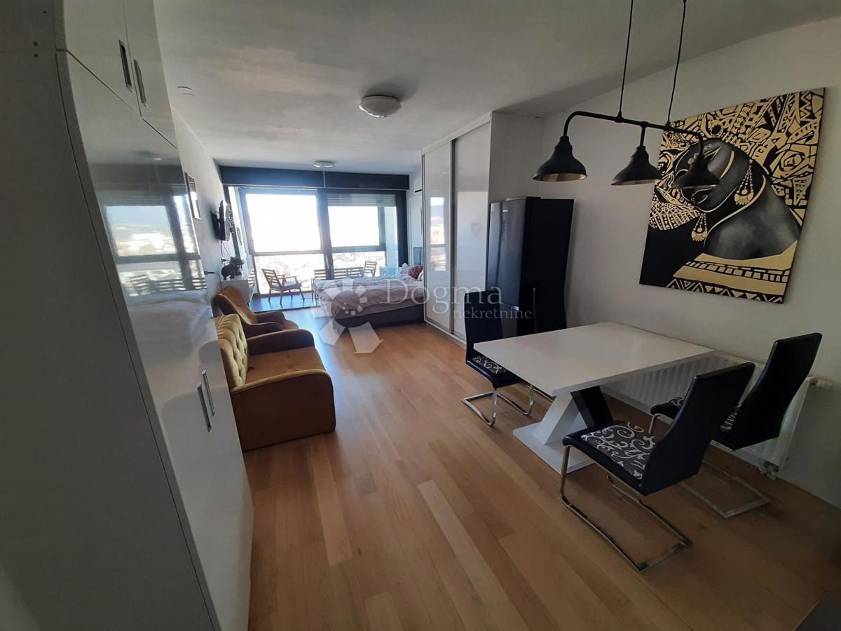 Appartement À louer - GRAD ZAGREB ZAGREB