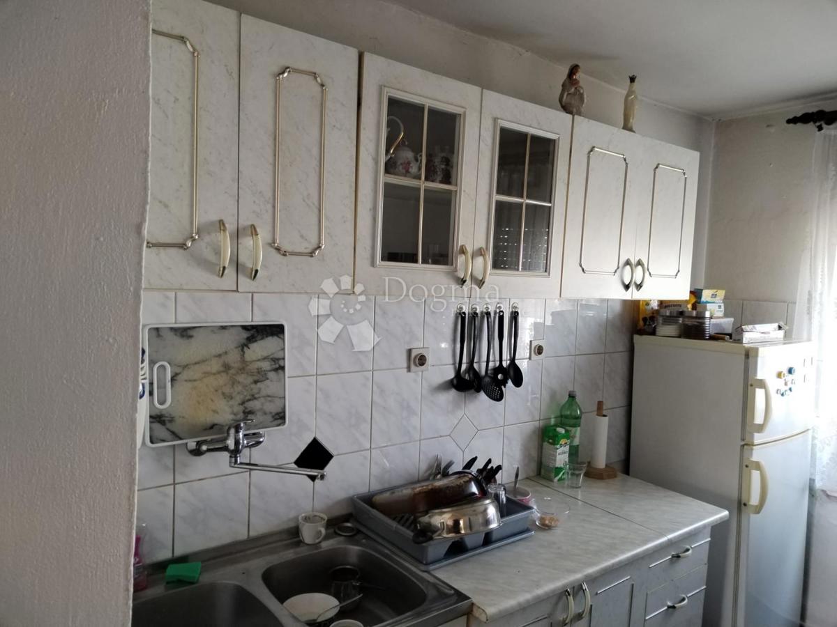 Dom Na predaj - ZAGREBAČKA KLOŠTAR IVANIĆ