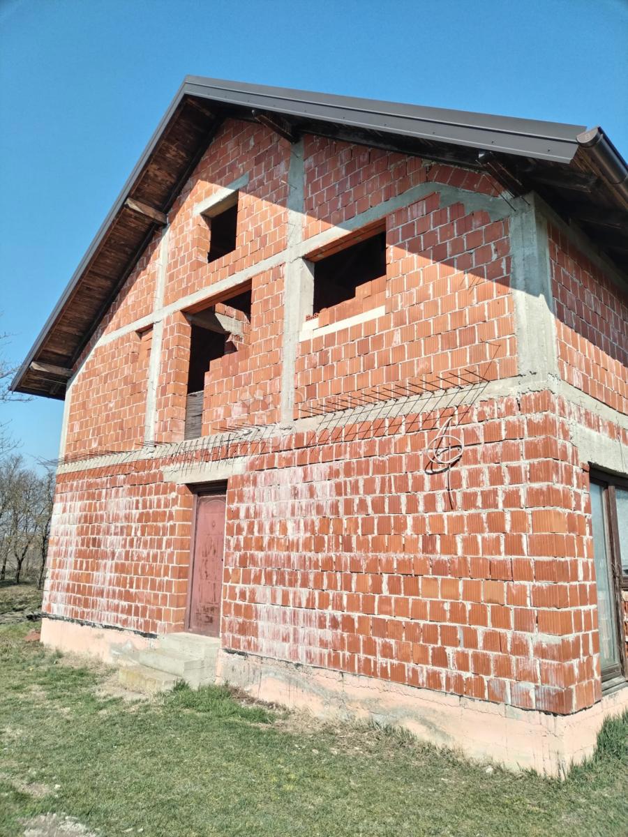 Dom Na predaj - ZAGREBAČKA KLOŠTAR IVANIĆ