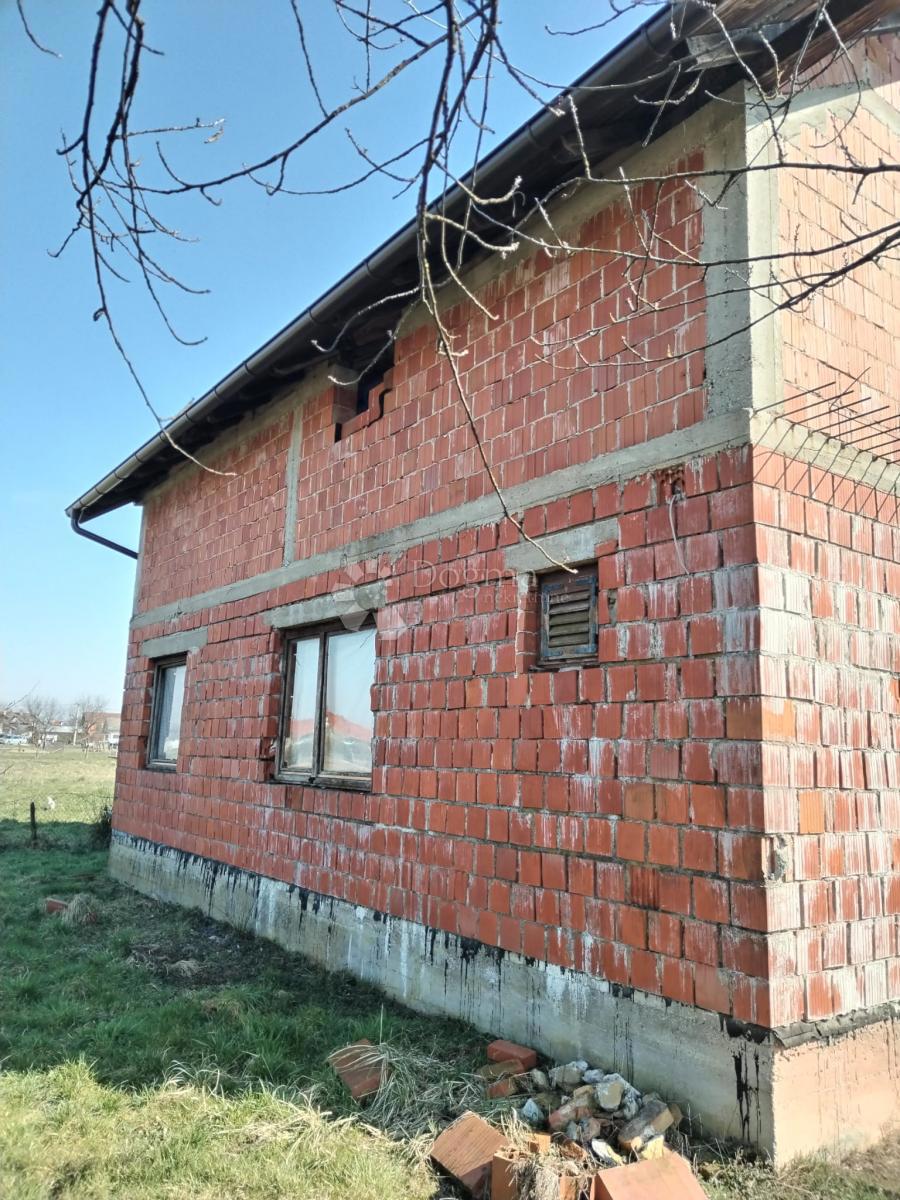 Dom Na predaj - ZAGREBAČKA KLOŠTAR IVANIĆ