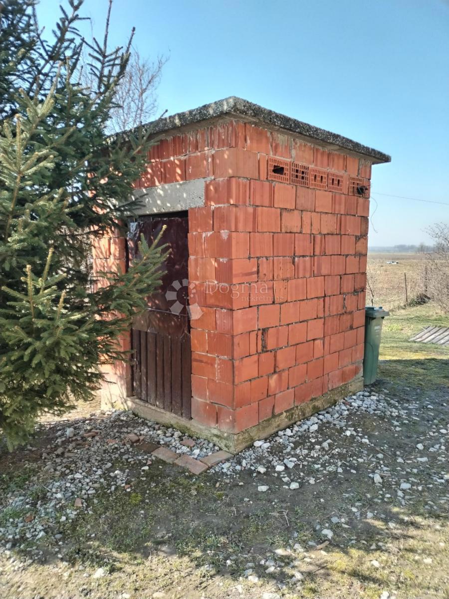 Dom Na predaj - ZAGREBAČKA KLOŠTAR IVANIĆ