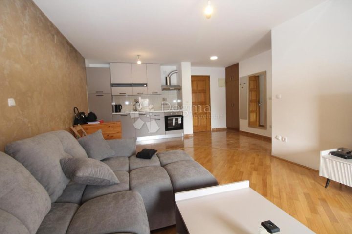 Flat for sale 76 m² – Umag