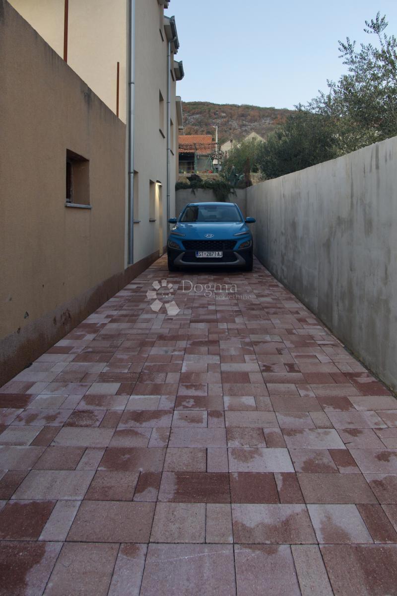 Casa In vendita - SPLITSKO-DALMATINSKA DICMO