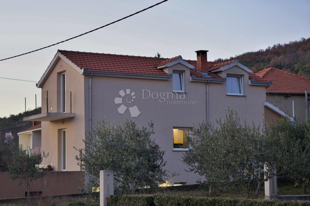 Casa In vendita - SPLITSKO-DALMATINSKA DICMO