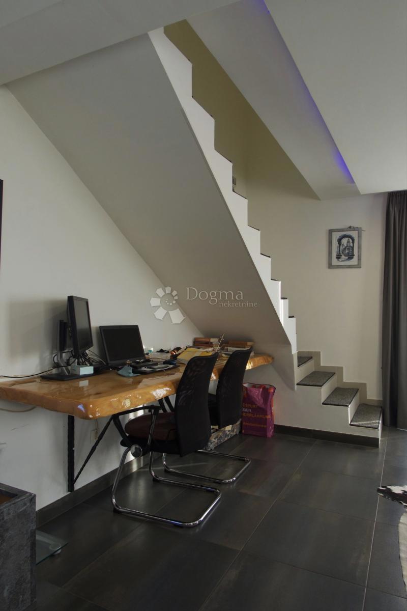 Casa In vendita - SPLITSKO-DALMATINSKA DICMO