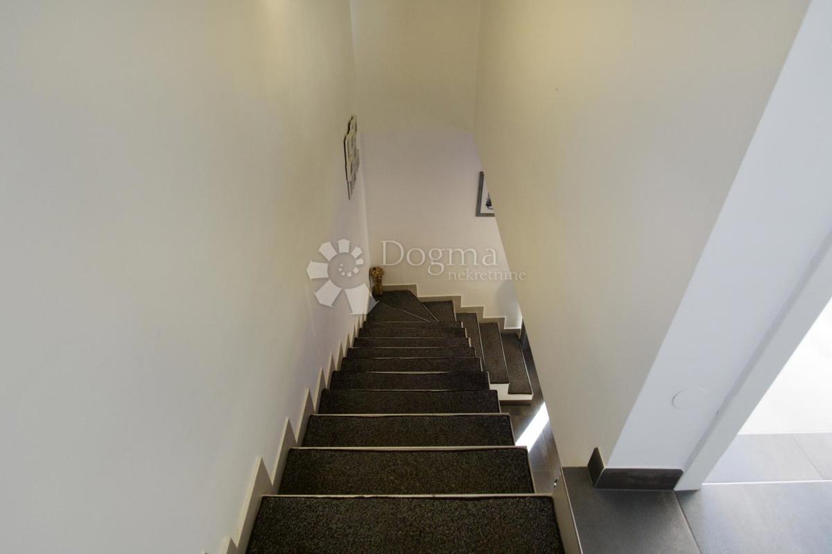 Casa In vendita - SPLITSKO-DALMATINSKA DICMO