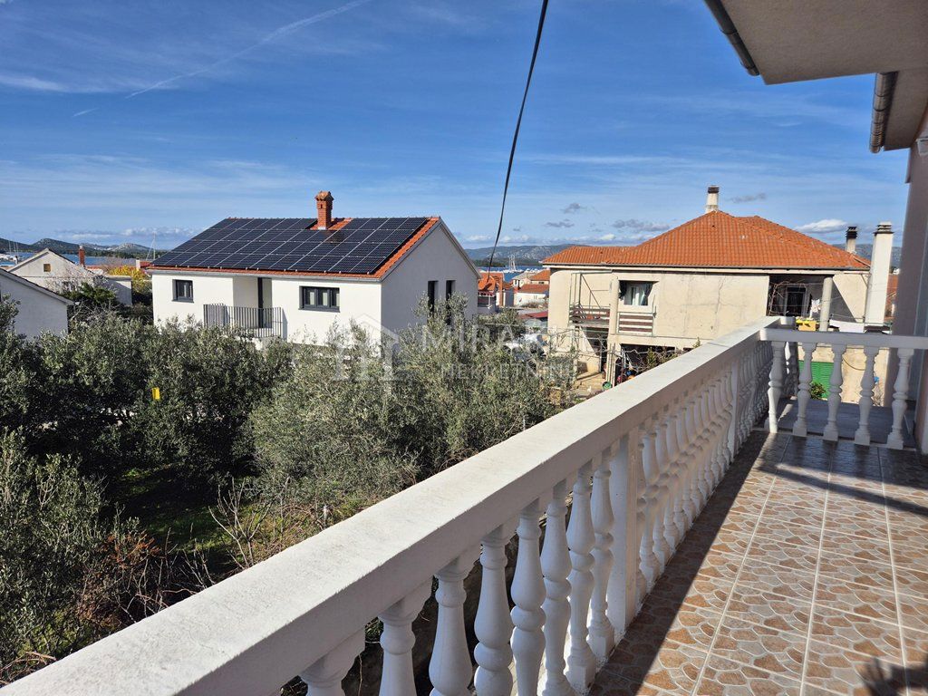 Apartment Zu vermieten - ŠIBENSKO-KNINSKA MURTER