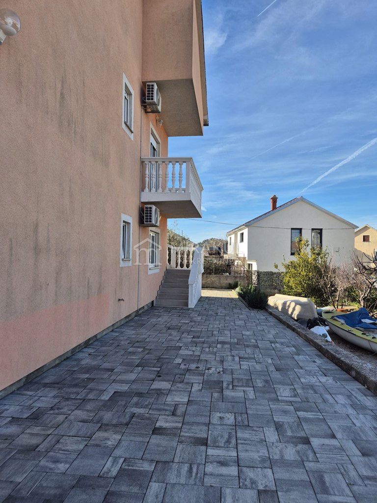 Apartment Zu vermieten - ŠIBENSKO-KNINSKA MURTER